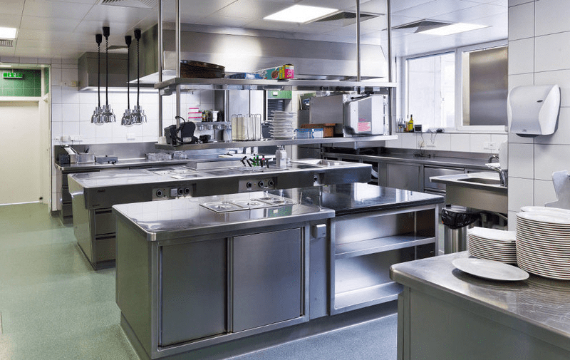 دسترسی و فضاها در آشپزخانه صنعتی